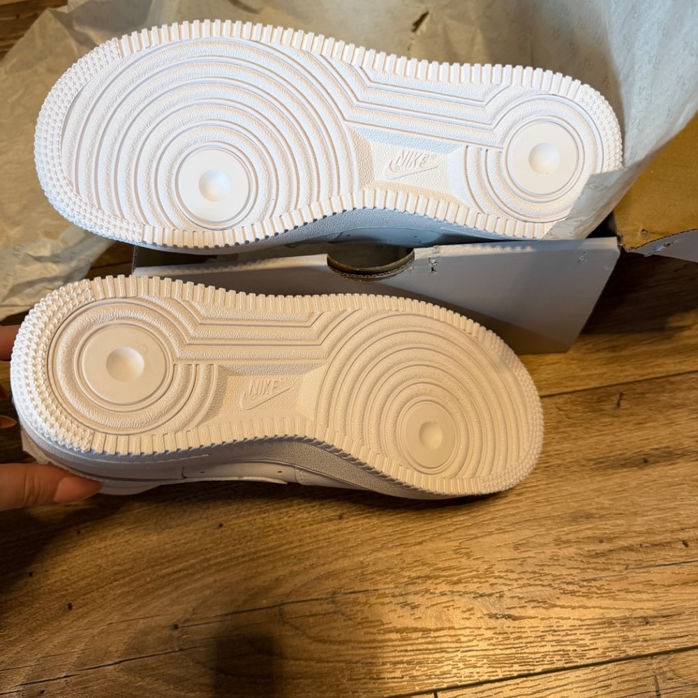 Nike Air Force 1 - Picture 7 of 14